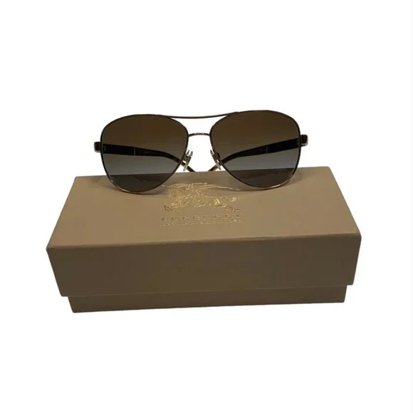 Burberry BE3080 Polarized Pilot Aviator Sunglasses – Unisex  display picture 2